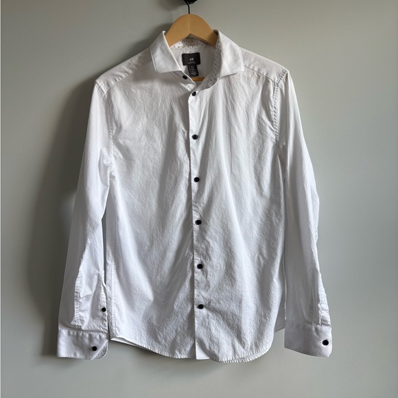 H&M Slim Fit Button-Down | Size Medium - Picture 2 of 7